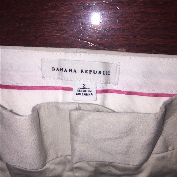 Banana Republic - Safari Style Shorts - Picture 2 of 3